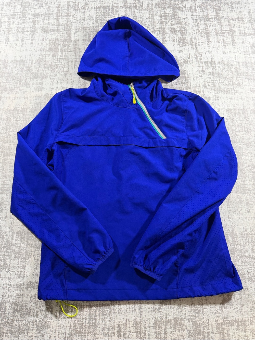 Fila awomens Royal Blue Hooded Rain Pullover with Neon Accent 22.5X17